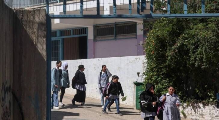 سلطات الاحتلال تفرض المنهاج العبري على آلاف الطلبة في القدس المحتلة