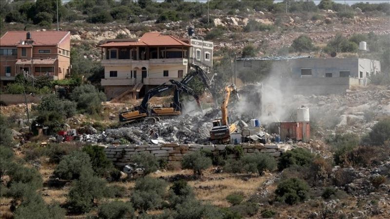 الاحتلال يهدم منزلاً شمال القدس ومنشأة زراعية شرق رام الله