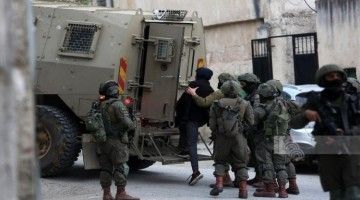قوات إسرائيلية خاصة تعتقل شابا  شمال طولكرم وآخر من نابلس