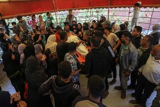 شهيد وإصابات وتوغل لآليات الاحتلال قرب وادي غزة