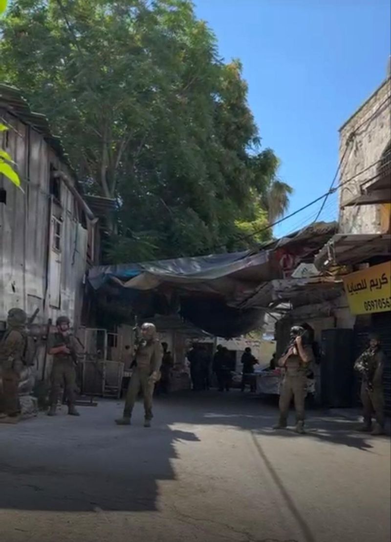 الاحتلال يقتحم نابلس ومستوطنوه يقتحمون الموقع الأثري في بلدة سبسطية