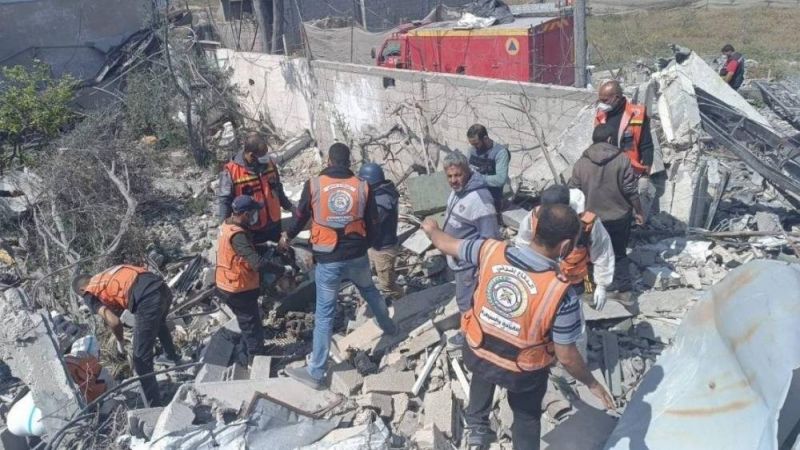انتشال رفات 19 شهيدًا من أنقاض عمارة مدمرة في غزة