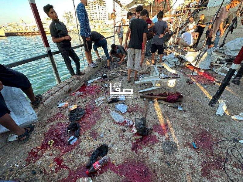 6 شهداء وإصابات في قصف إسرائيلي استهدف مقهى بميناء غزة