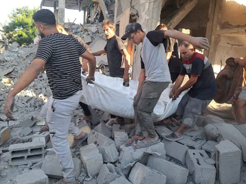 عائلة بأكملها تحت قصف الاحتلال.. استشهاد زوجين وطفليهما في غزة