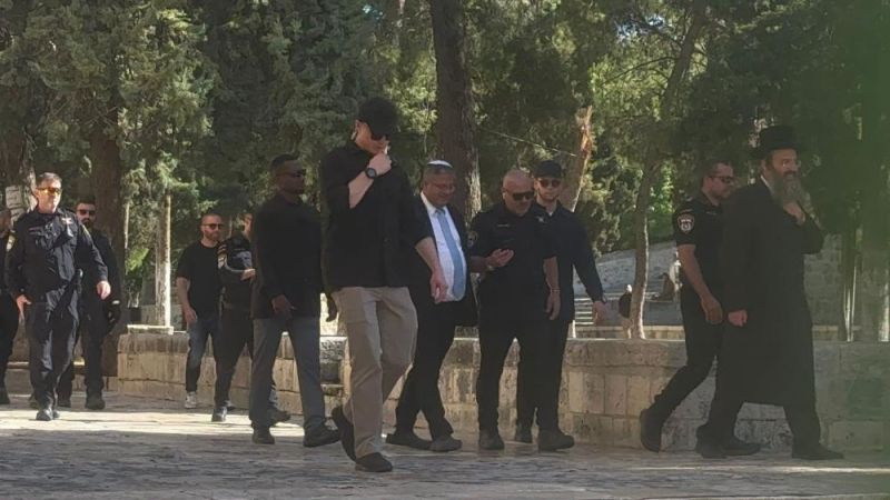 بن غفير يقتحم الأقصى ويؤدي طقوسًا تلمودية