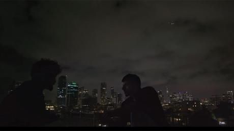 الإعلان الأول لفيلم «نازا» يفتح مجدداً ملف استهداف المدنيين في غزة