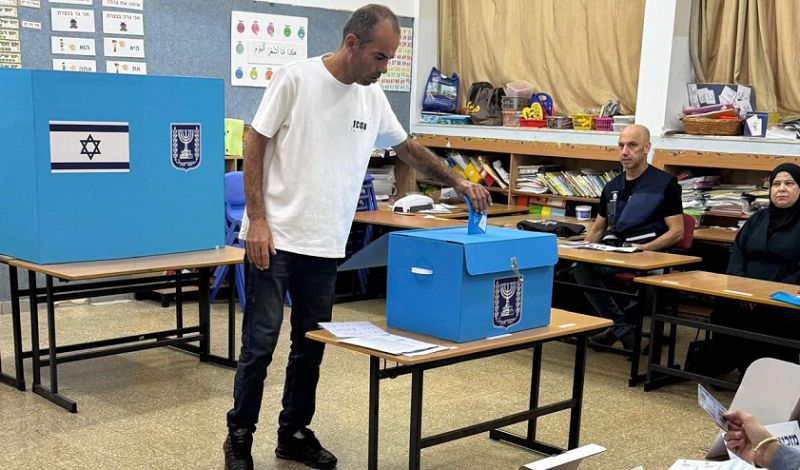 إقبال مبكر في البلدات العربية على انتخابات الكنيست وسط مخاوف من ترهيب الناخبين