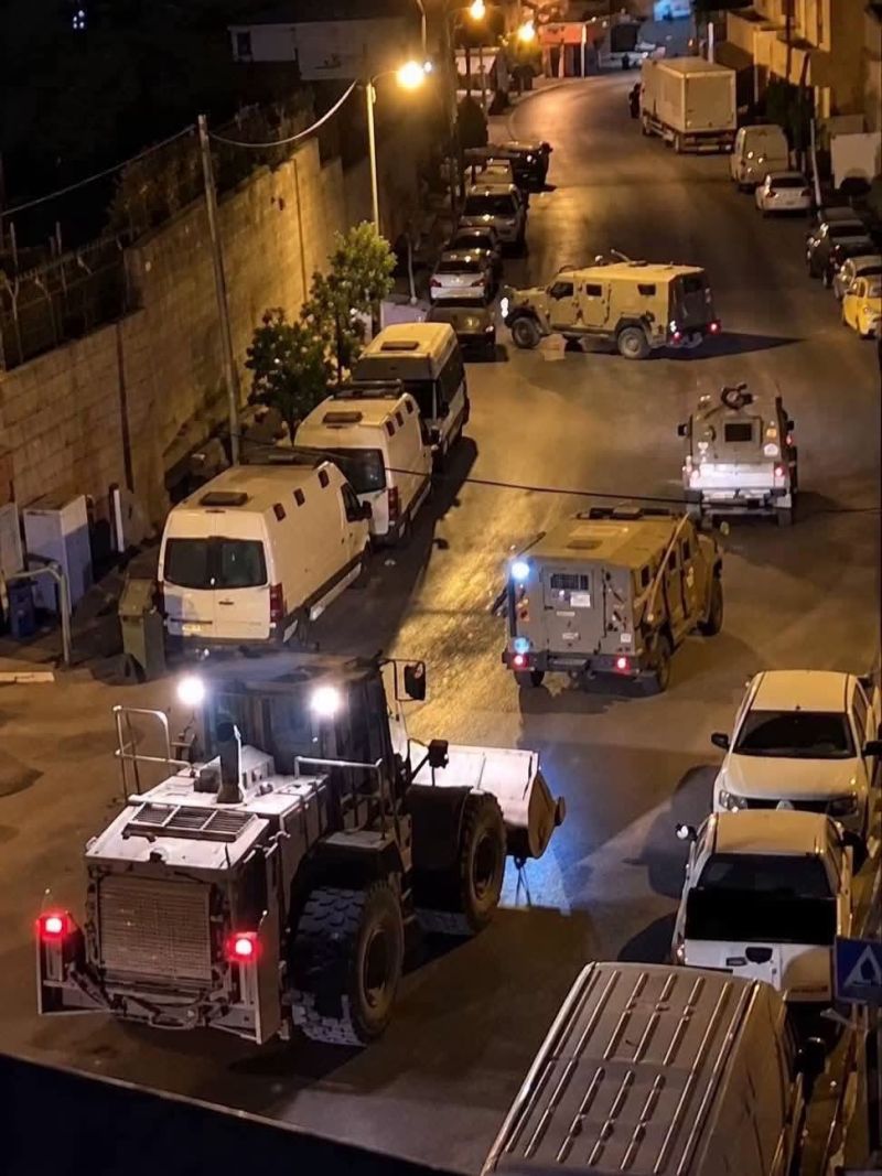 الخليل تحت النار.. الاحتلال يقتحم الأحياء ويُخلي منازل ويهدم منشآت ضمن عملية عسكرية متواصلة