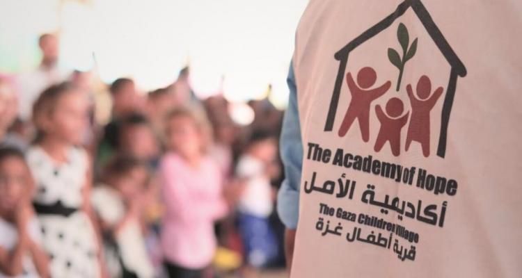 خطة أمريكية لمراقبة أحاديث المعلمين في مدارس غزة بالذكاء الاصطناعي
