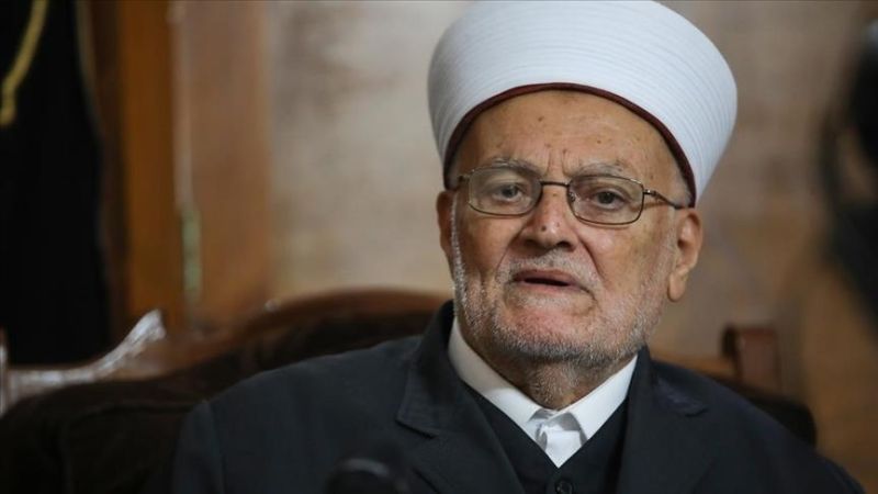 الشيخ عكرمة صبري يُحذّر من تفريغ الأحياء المحيطة بالأقصى بهدف عزل المسجد عن حواضنه
