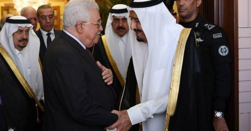 الرئيس عباس يدين بأشد العبارات استهداف السعودية