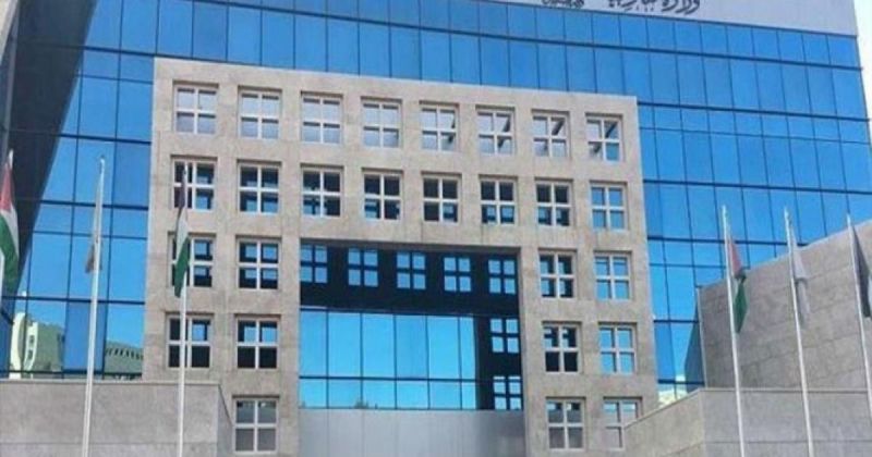 الخارجية تدين جرائم الاحتلال والمستوطنين بحق المزارعين خلال موسم الزيتون