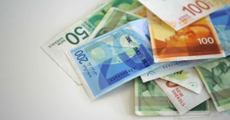 شرطة غزة تشدد على تداول العملات الورقية غير التالفة وتتوعد المخالفين