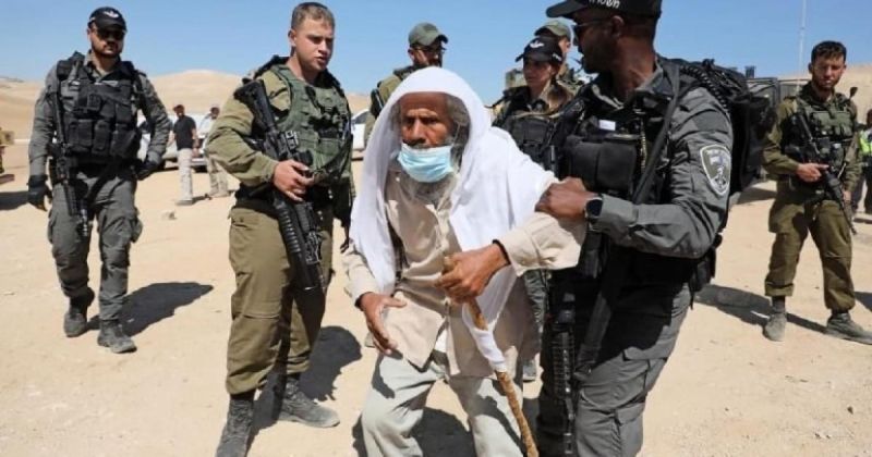 مستوطنون يعتدون على مسن ويحطمون مركبات بين بيرزيت وبرهام شمال رام الله