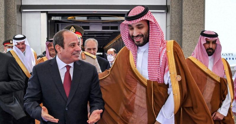 السيسي يبحث مع ولي العهد السعودي العلاقات الثنائية والتطورات الإقليمية