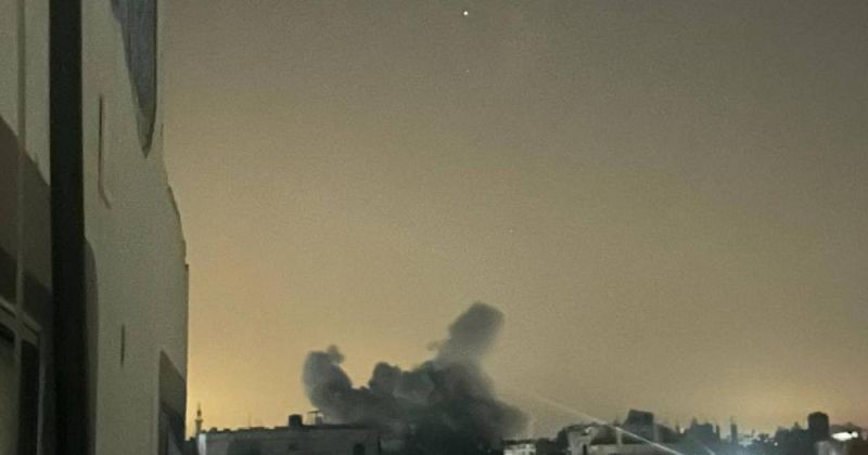 طائرات الاحتلال تُدمر منزلاً سكنياً في مخيم البريج وسط قطاع غزة