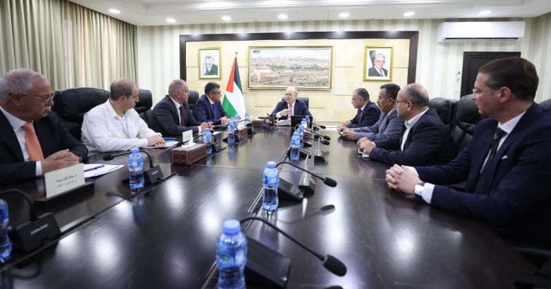 رئيس الوزراء يؤكد أهمية الطاقة المُتجدِّدة لتعزيز أمن الطاقة والصمود
