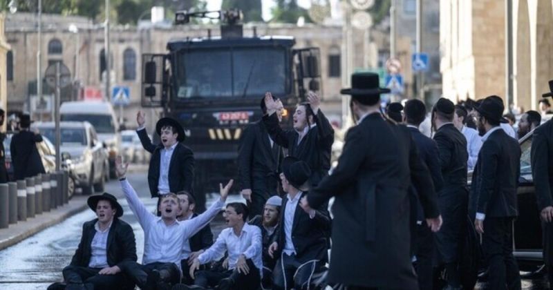 يهود "حريديم" يعطلون طرقا بإسرائيل احتجاجا على اعتقال متهربي التجنيد