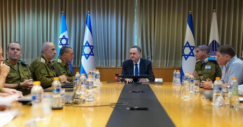 كاتس يهدد بتوسيع العمليات بالضفة ويهاجم يائير غولان