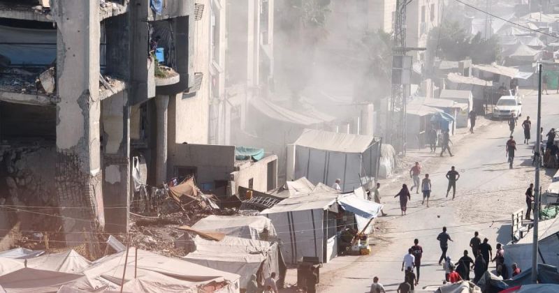 إصابات جراء غارة جوية إسرائيلية استهدفت مركز إيواء غرب مدينة غزة