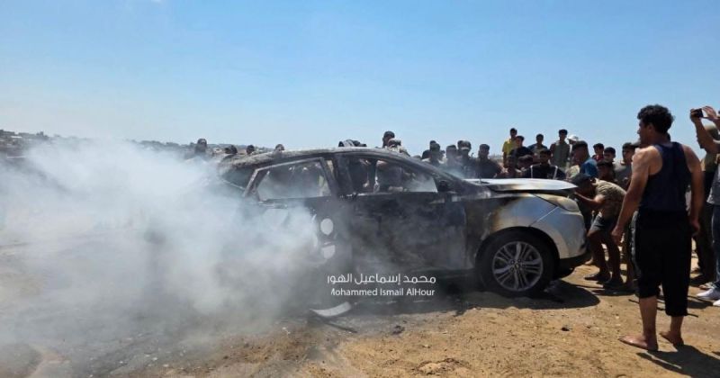 شهيدان ومصابون إثر استهداف مركبة بمسيّرة إسرائيلية وسط قطاع غزة