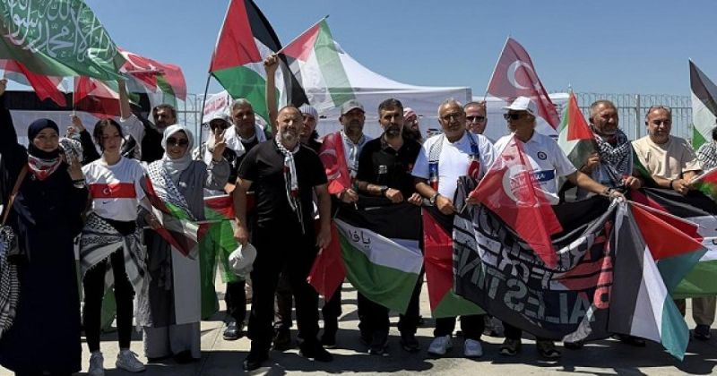 "قافلة فلسطين" تصل إسطنبول في طريقها إلى الضفة الغربية عبر العراق والأردن