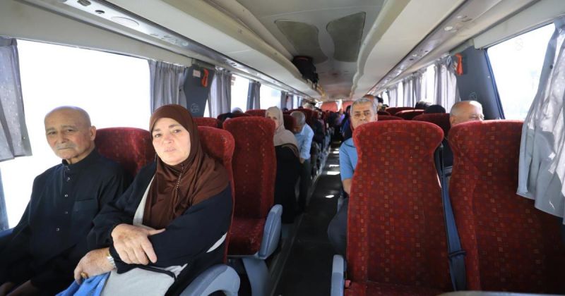 الهلال الأحمر يخلي 73 مريضاً ومرافقاً عبر معبر رفح