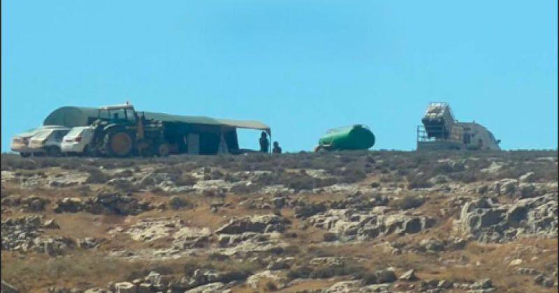 مستوطنون يقيمون بؤرة استيطانية جديدة على أراضي تل العاصور شرق رام الله