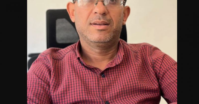 محمود درويش ... حين يغيب الشاعر ويبقى الوطن