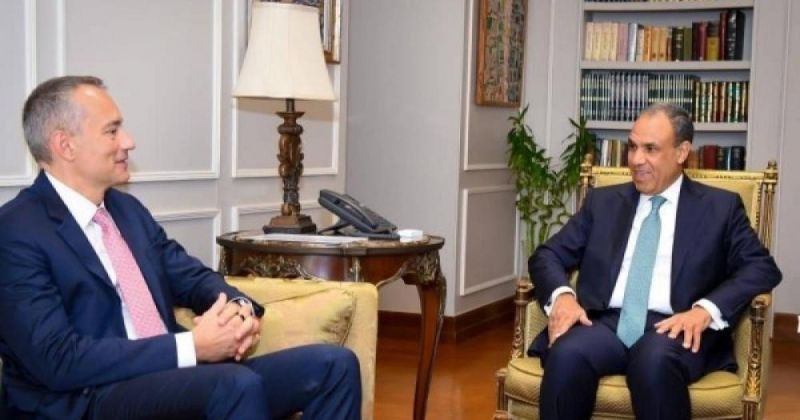 عبد العاطي وملادينوف يبحثان ترتيبات خطة السلام والمرحلة الانتقالية بغزة