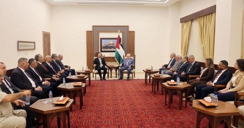 الرئيس عباس يؤكد أهمية إنجاح الانتخابات التشريعية المقبلة