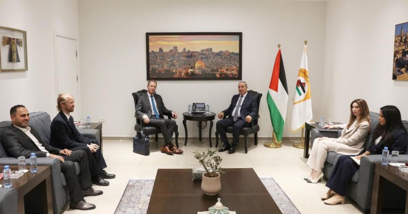 الاتحاد الأوروبي يؤكد استعداده لدعم إجراء الانتخابات الفلسطينية وبرنامج الإصلاح