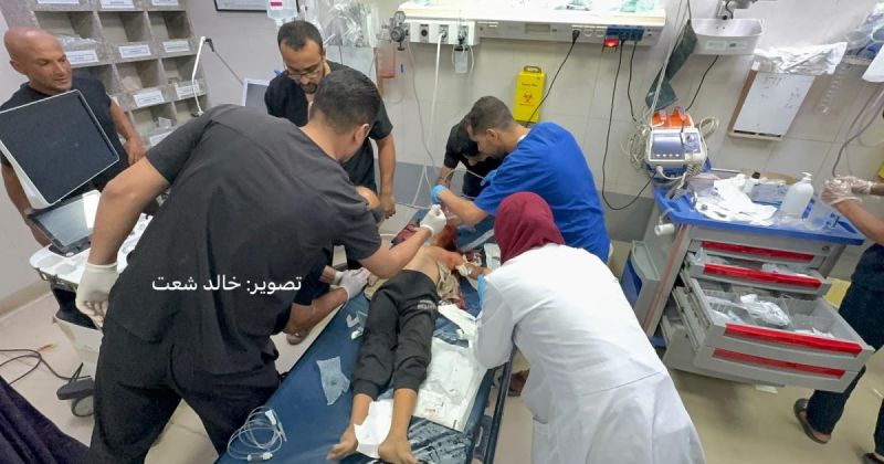 إصابة طفلين بجروح خطيرة إثر سقوط آلة نجارة عليهما في خانيونس