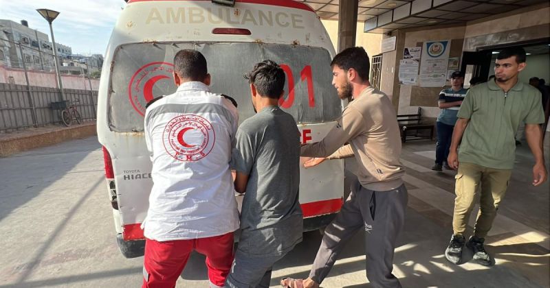 إصابة خطيرة لمواطن باستهداف إسرائيلي غرب خانيونس