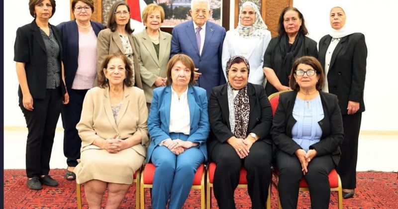 الرئيس عباس يؤكد دعمه لتعزيز مشاركة المرأة الفلسطينية في الحياة السياسية