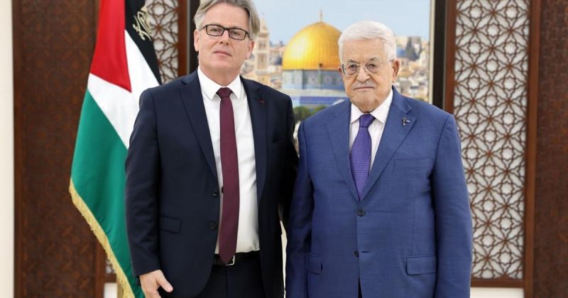 الرئيس عباس يتقبل أوراق تعيين قنصل عام الجمهورية الفرنسية الجديد في القدس