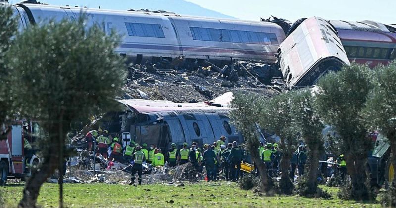 إسبانيا: 30 قتيلاً على الأقل في اصطدام قطارين فائقَي السرعة جنوب مدريد