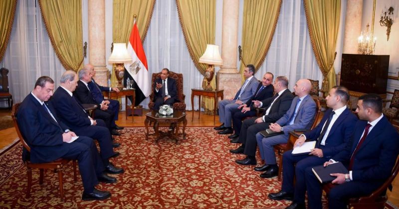 صحيفة تكشف كواليس لقاءات "فتح" و"حماس" في القاهرة