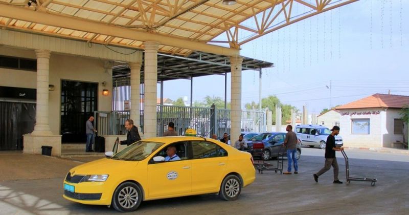 توقف مؤقت لحركة السفر عبر معبر الكرامة