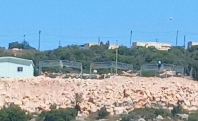مستوطنون يشرعون بإقامة بؤرة استعمارية غرب سلفيت