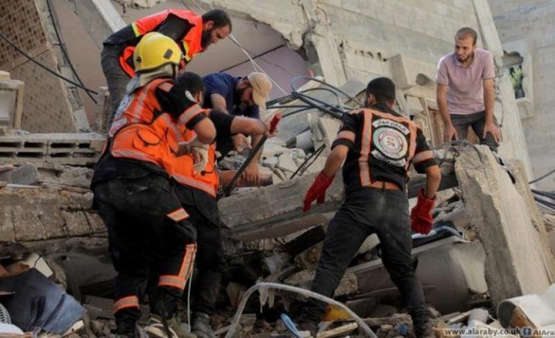 "الدفاع المدني" يواصل التنقيب تحت أنقاض غزة لانتشال جثامين المفقودين