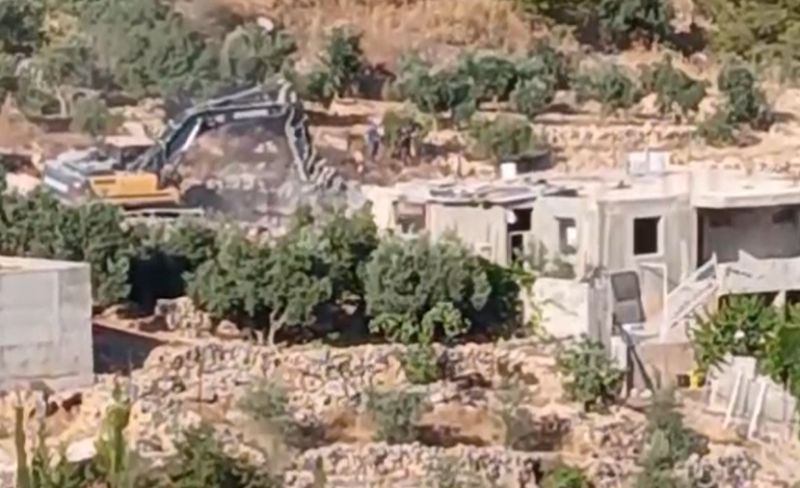الاحتلال يشرع بهدم منزلين مـأهولين في نحالين غرب بيت لحم