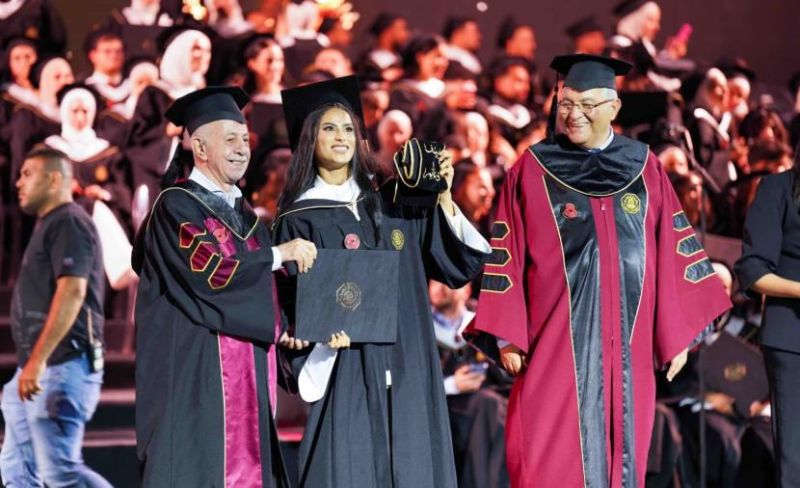 جامعة القدس تختتم فعاليات تخريج الفوج الخامس والأربعين وسط أجواء احتفالية مهيبة