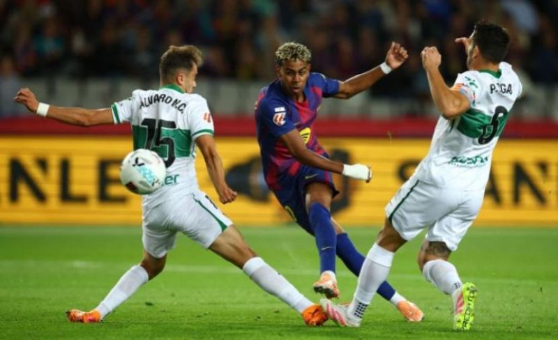 برشلونة يكتسح إلتشي بخماسية في الدوري الإسباني