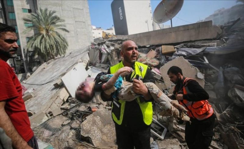 5 شهداء بينهم طفلة وطفل في قصف للاحتلال على غزة ودير البلح