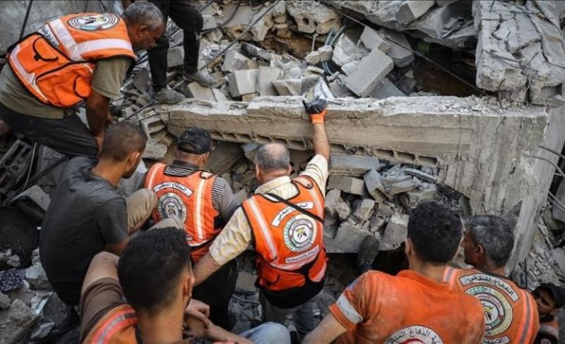انتشال جثامين 17 شهيداً من تحت الأنقاض في غزة
