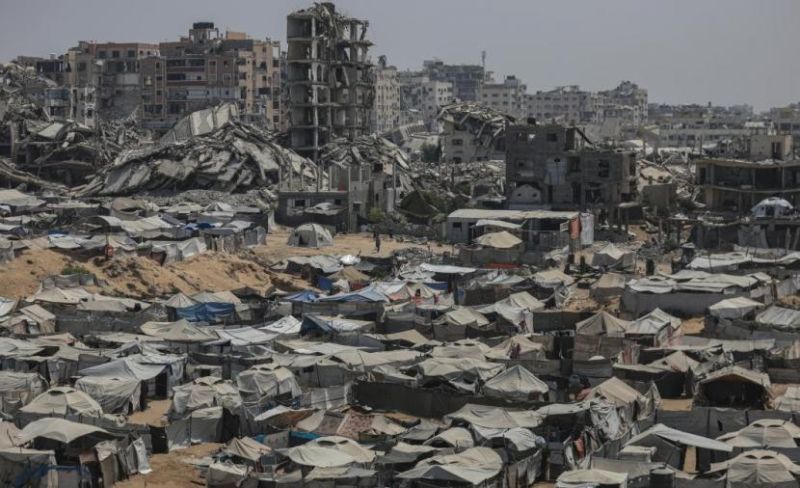 خيام غزة... عائلات نازحة تخسر جدران الخصوصية