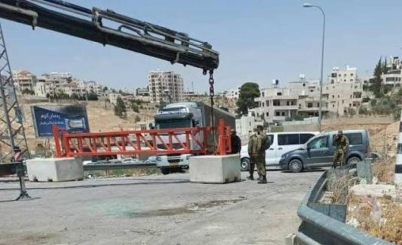 قوات الاحتلال تضع بوابات حديدية عند مداخل قرى وبلدات جنين