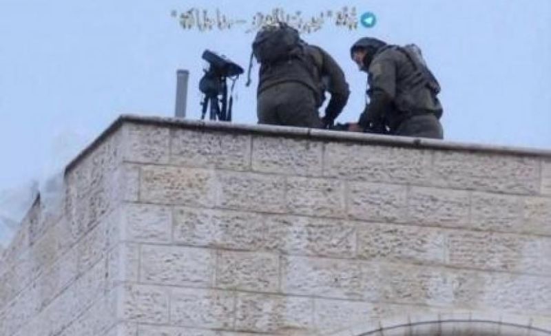 الاحتلال ينصب كاميرات مراقبة قرب المنازل في المغير شرق رام الله