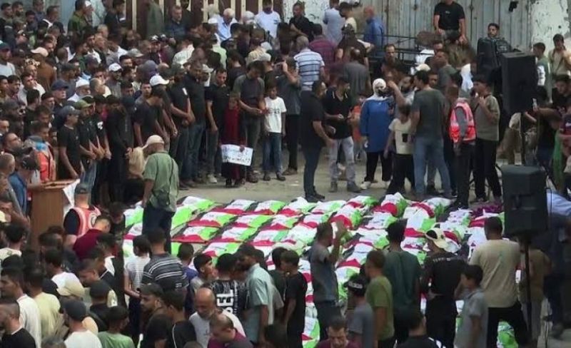 تشيع 75 شهيدا انتُشلت جثامينهم من حي الدرج بغزة